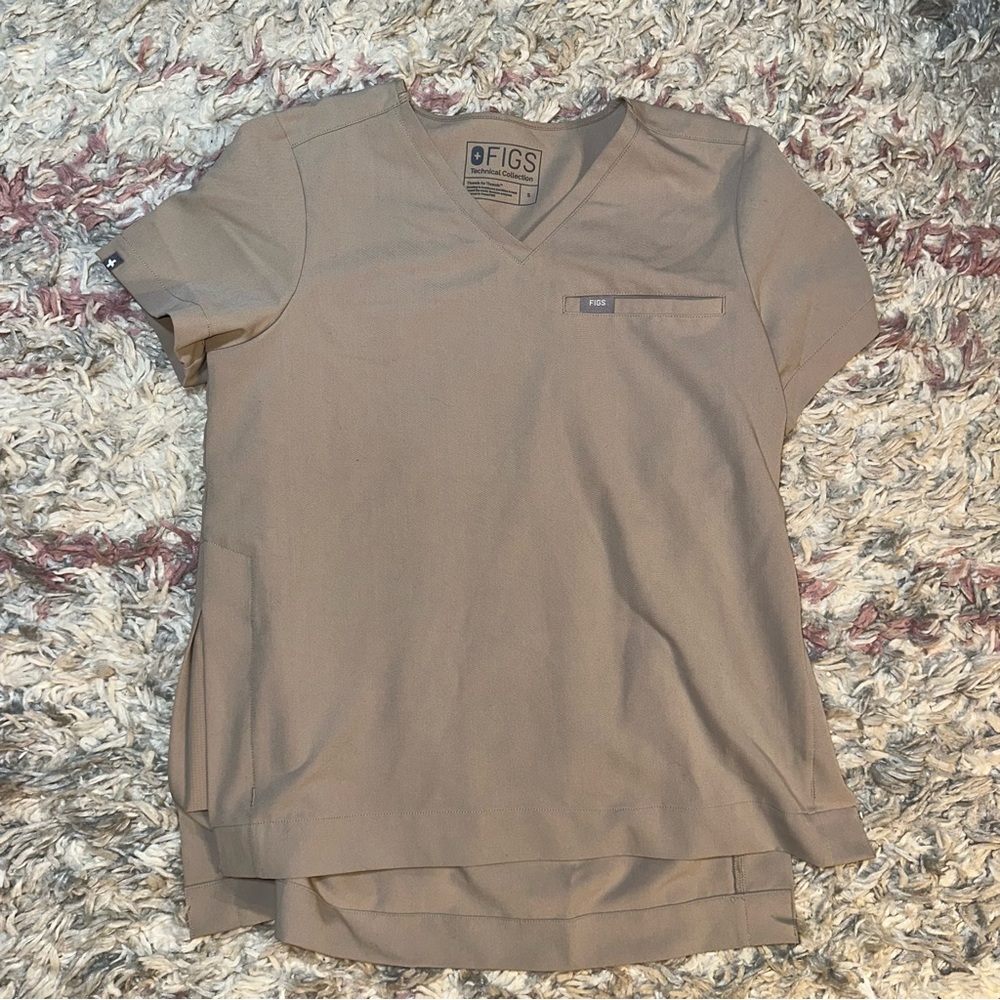 FIGS tan khaki cream scrubs shirt S